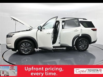 2024 Nissan Pathfinder SV