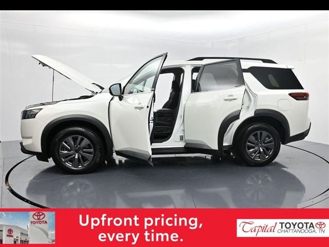 2024 Nissan Pathfinder SV