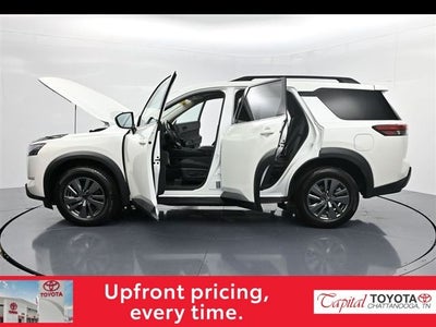 2024 Nissan Pathfinder SV