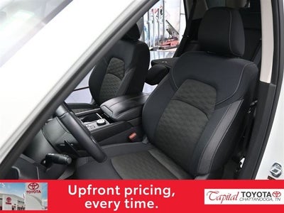 2024 Nissan Pathfinder SV