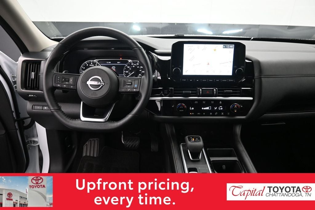 2025 Nissan Pathfinder SL