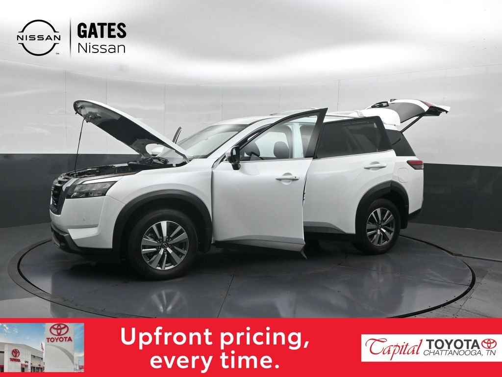 2025 Nissan Pathfinder SL