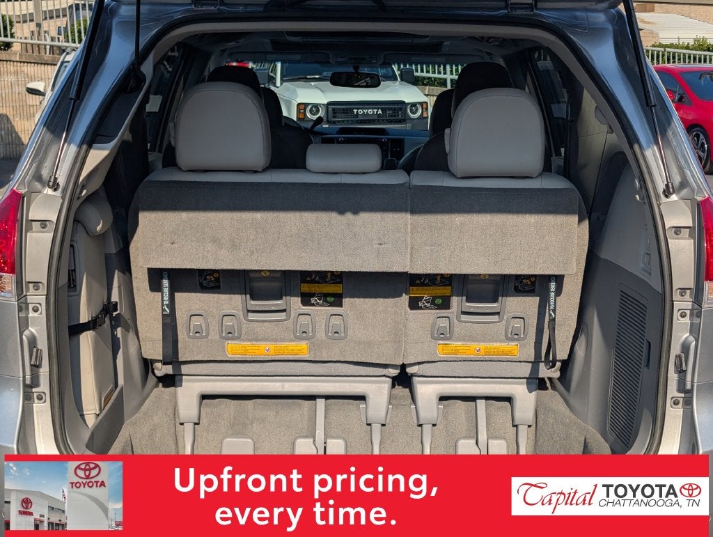 2014 Toyota Sienna XLE 8 Passenger