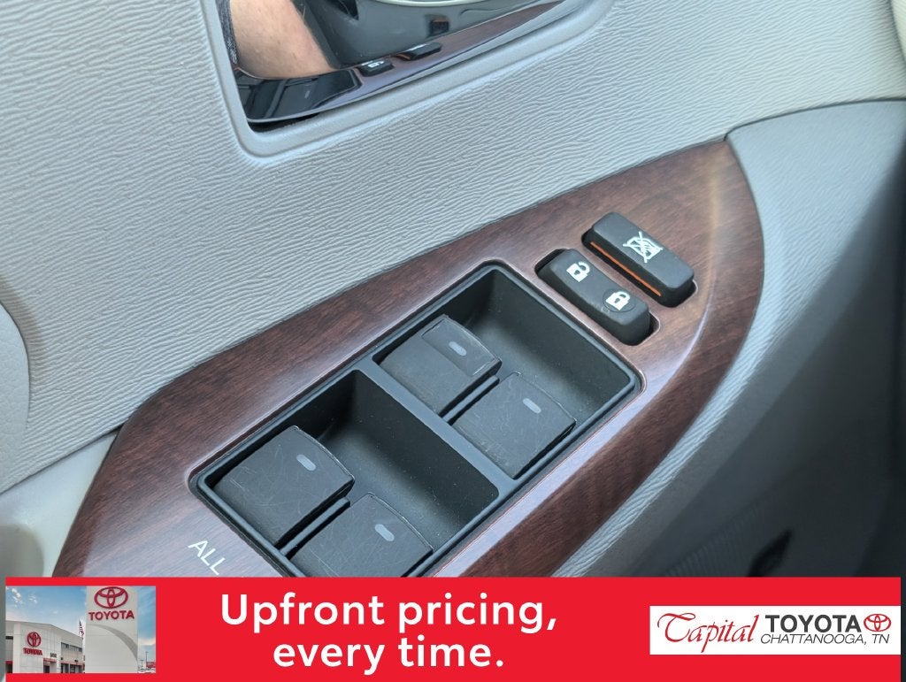 2014 Toyota Sienna XLE 8 Passenger