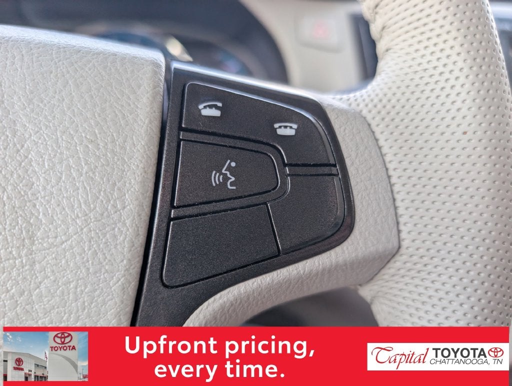2014 Toyota Sienna XLE 8 Passenger