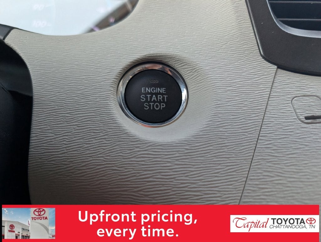 2014 Toyota Sienna XLE 8 Passenger