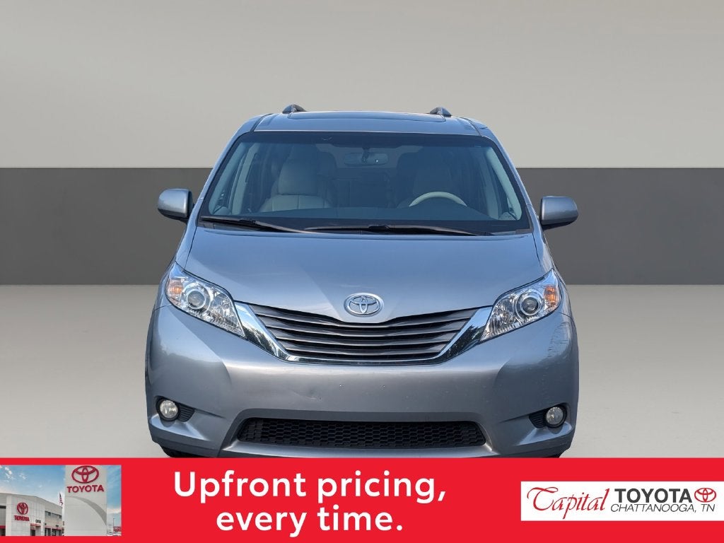 2014 Toyota Sienna XLE 8 Passenger