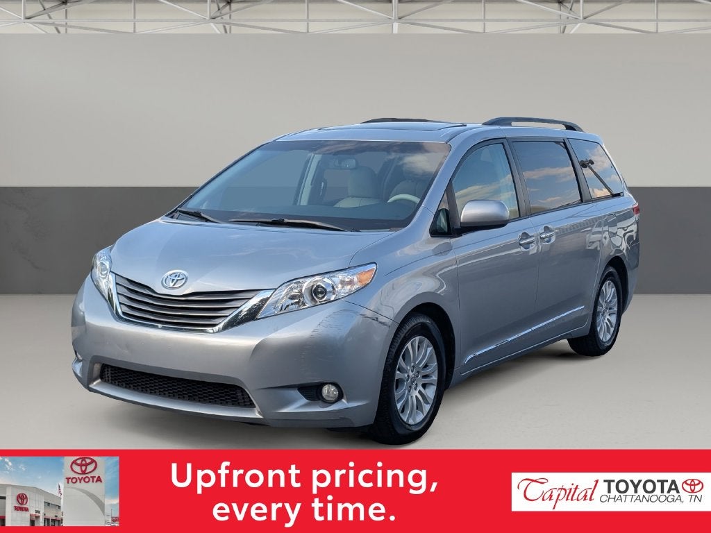 2014 Toyota Sienna XLE 8 Passenger