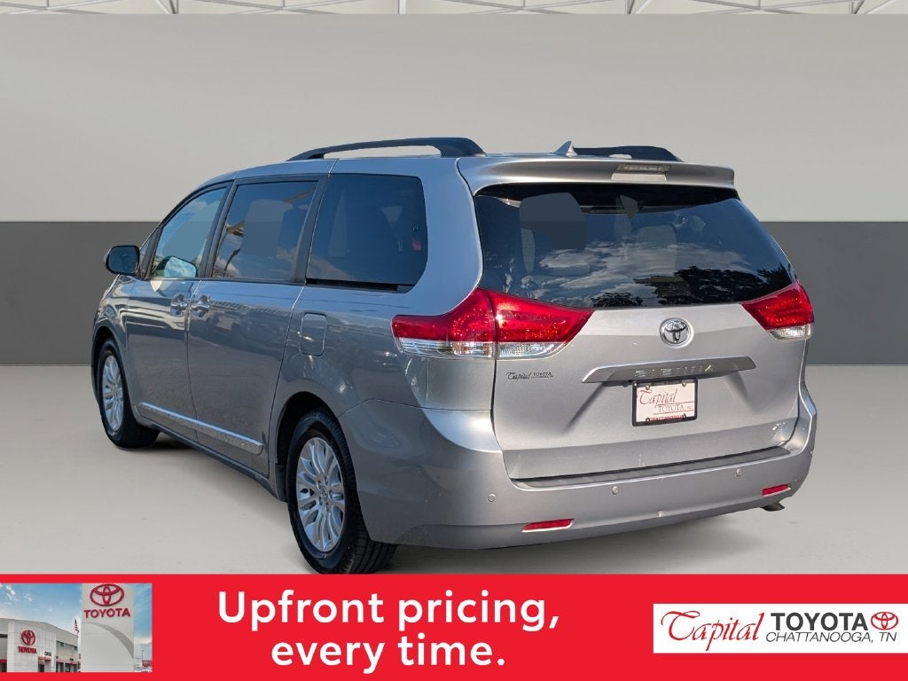 2014 Toyota Sienna XLE 8 Passenger