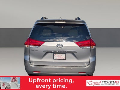 2014 Toyota Sienna XLE 8 Passenger