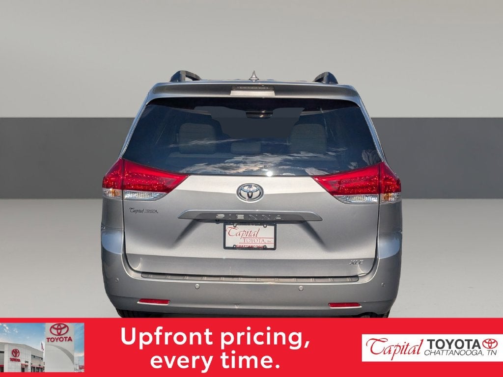 2014 Toyota Sienna XLE 8 Passenger