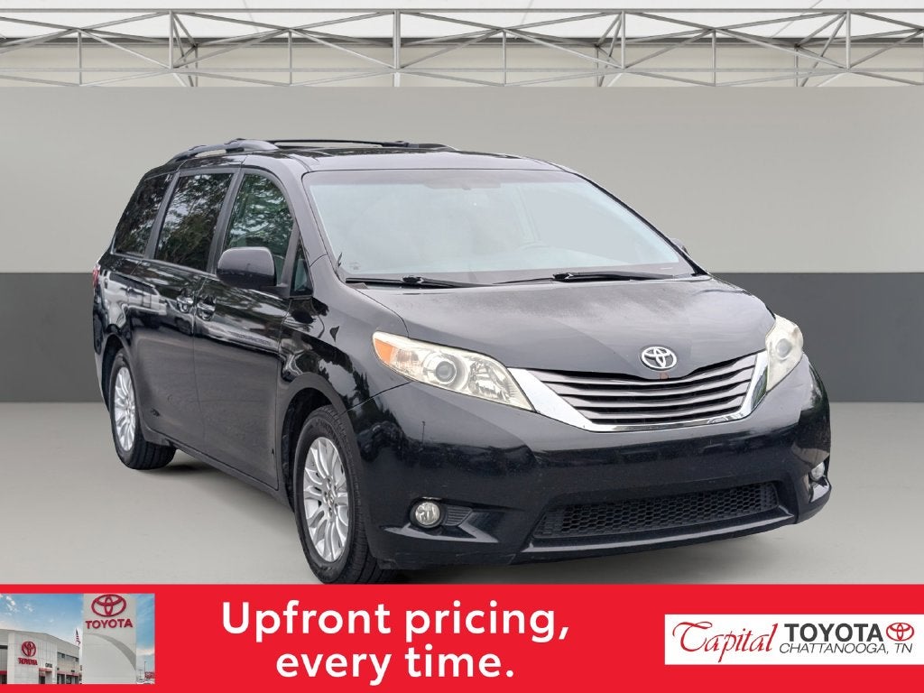 2015 Toyota Sienna XLE 8 Passenger