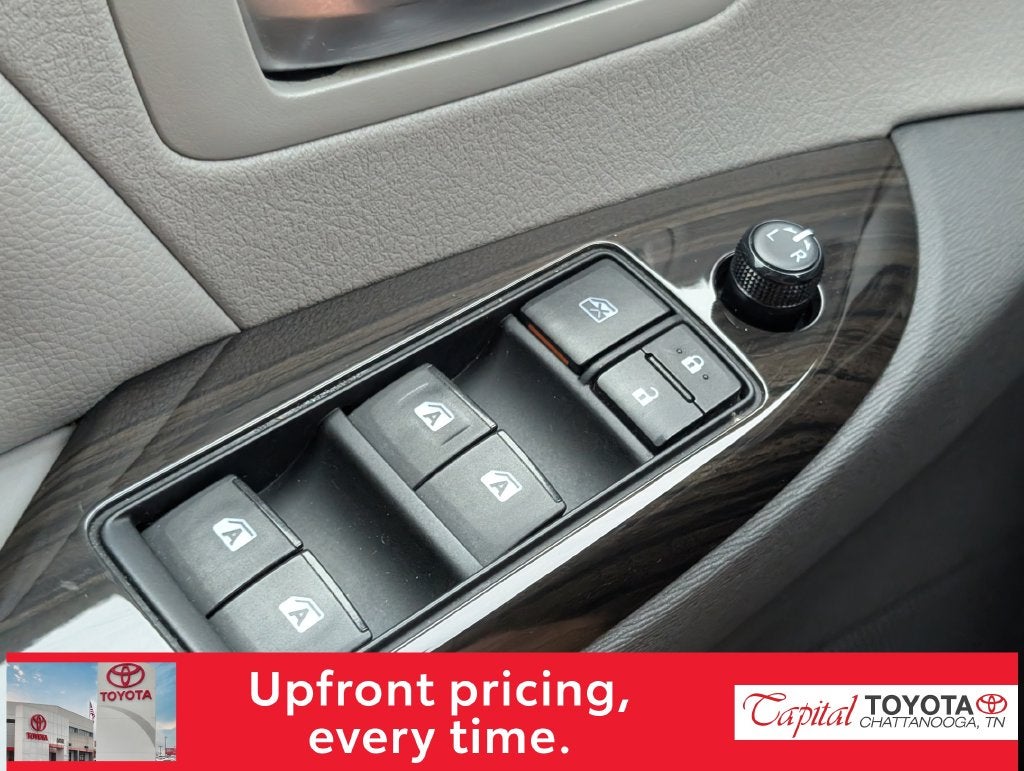 2015 Toyota Sienna XLE 8 Passenger