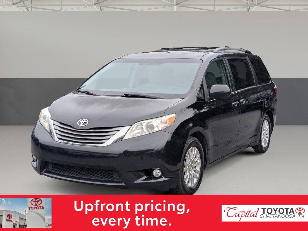 2015 Toyota Sienna XLE 8 Passenger