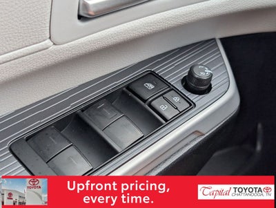 2026 Toyota Sienna XLE 8 Passenger