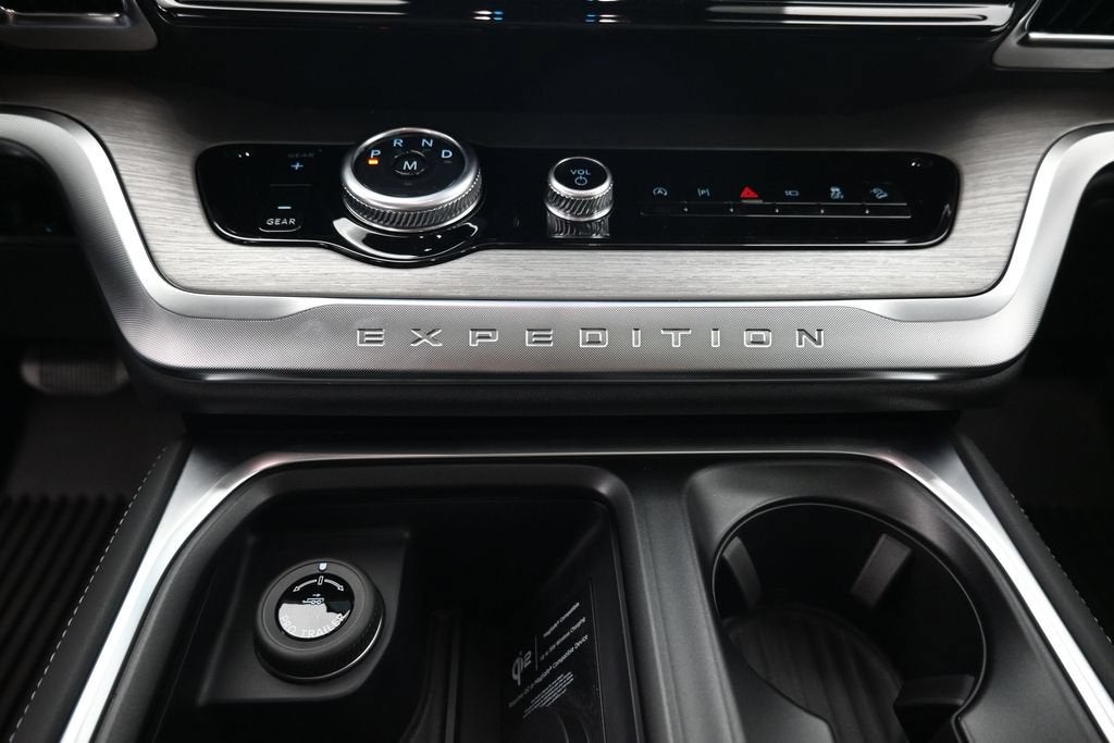 2027 Ford Expedition Max MAX Platinum