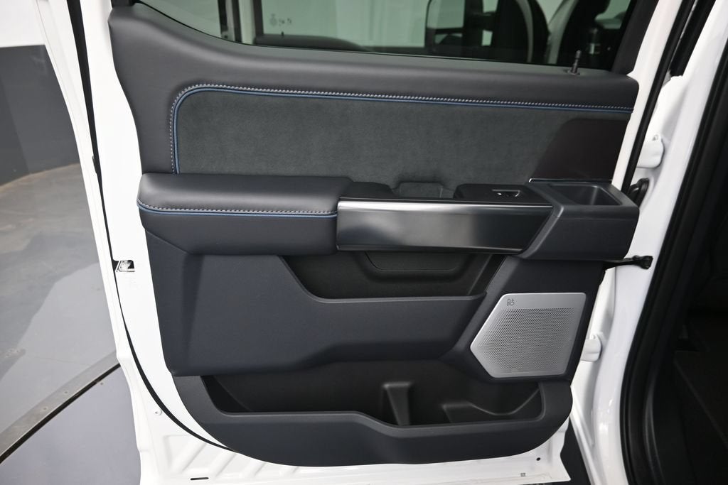 2027 Ford F-350SD Platinum