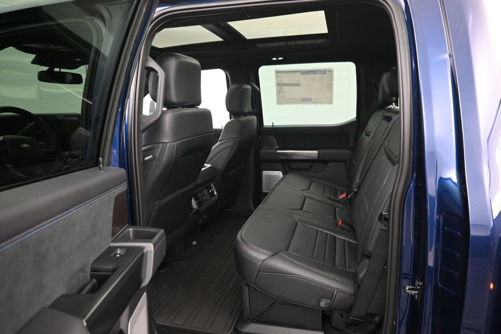 2027 Ford F-350SD Platinum DRW