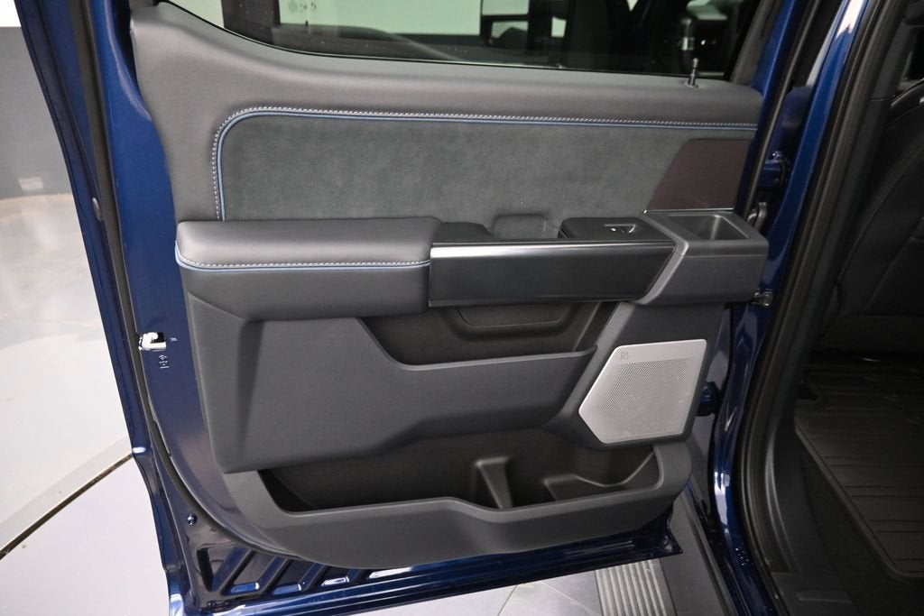 2027 Ford F-350SD Platinum DRW