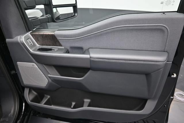 2027 Ford F-350SD Lariat DRW