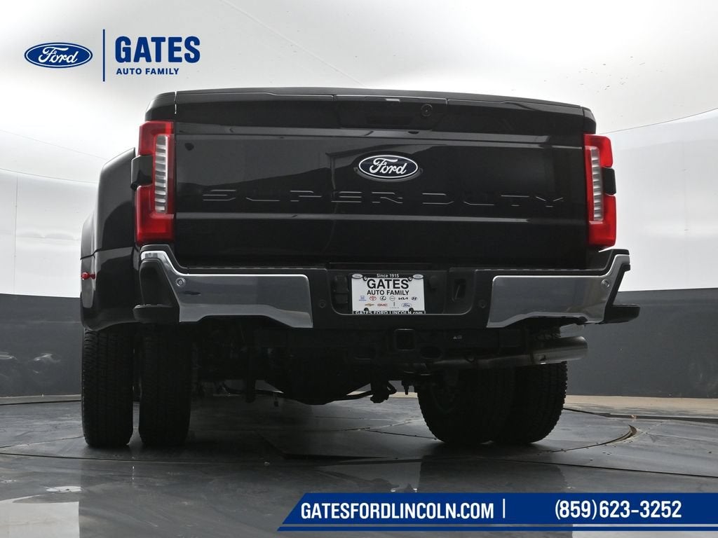 2027 Ford F-350SD Lariat DRW