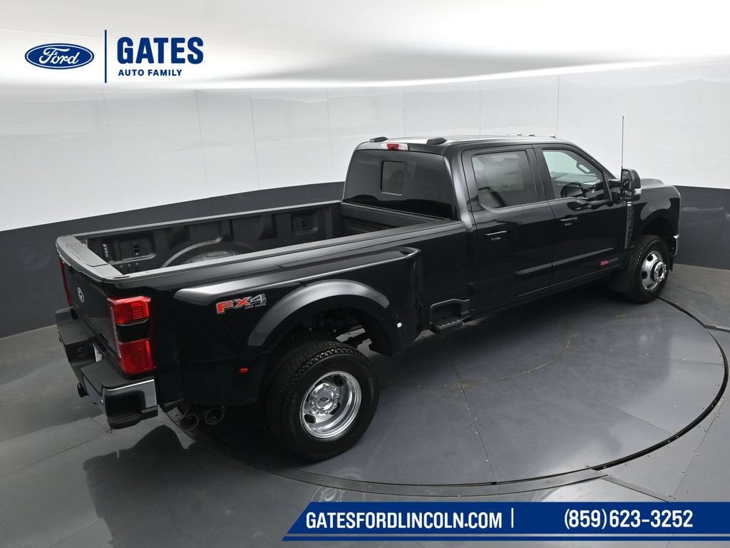 2027 Ford F-350SD Lariat DRW