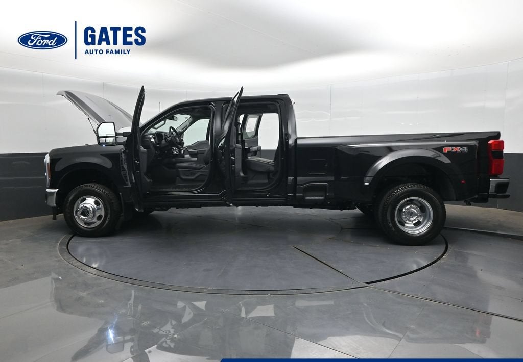 2027 Ford F-350SD Lariat DRW