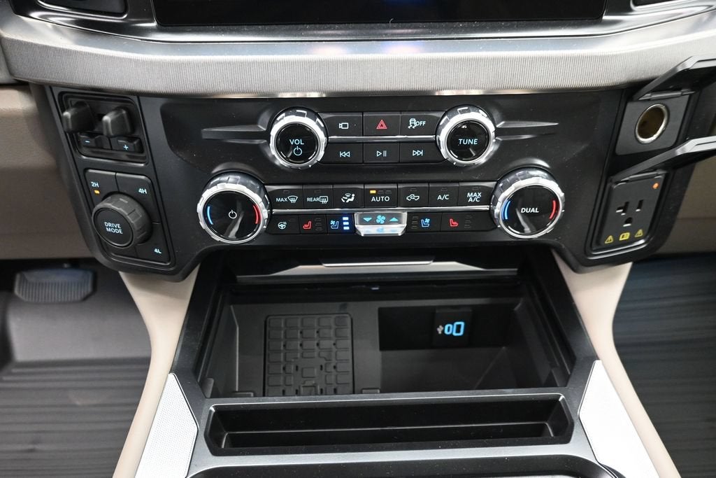 2027 Ford F-350SD Platinum DRW