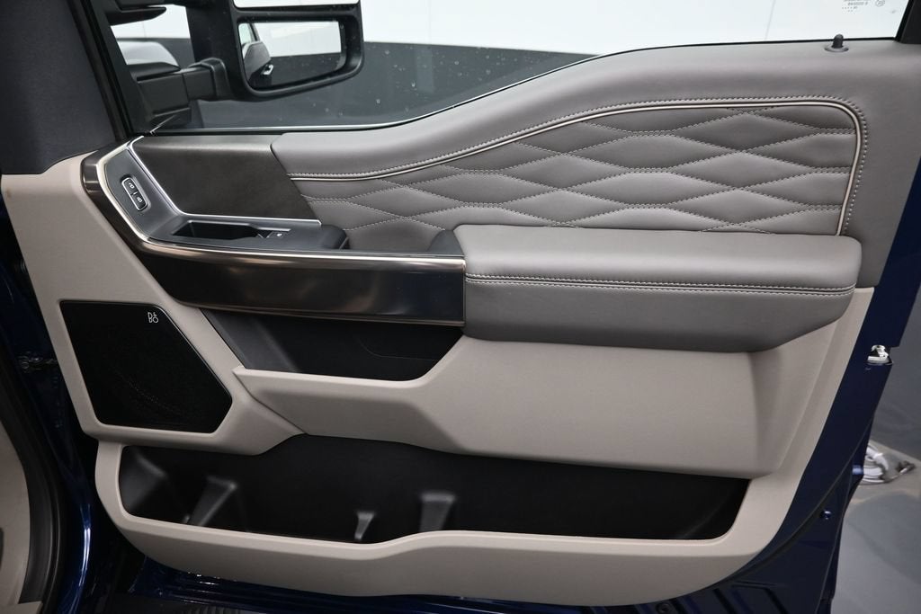 2027 Ford F-350SD Platinum DRW