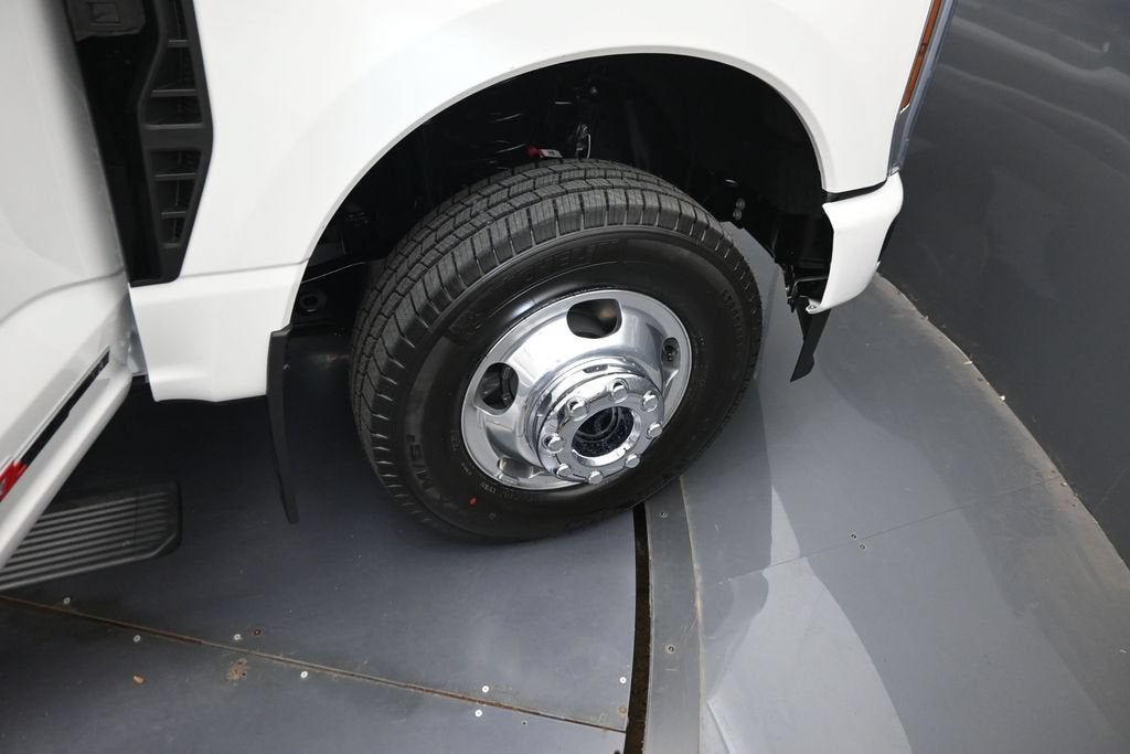 2027 Ford F-350SD DRW