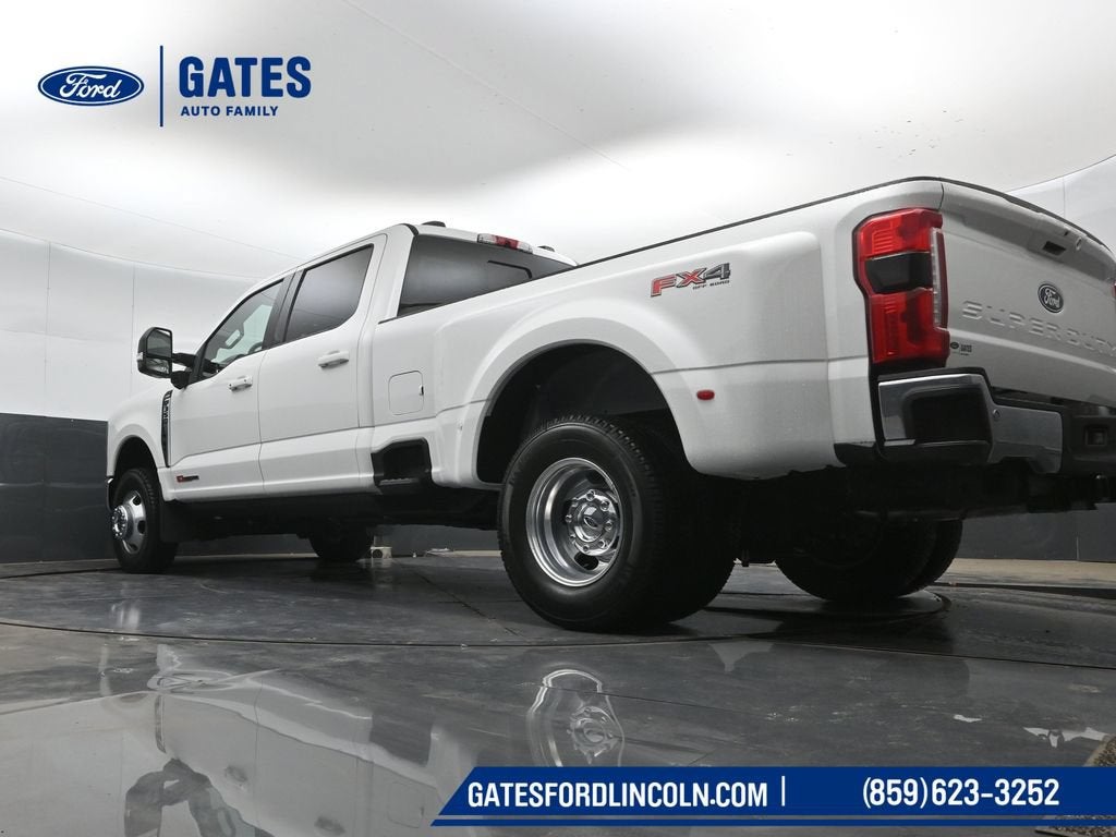 2027 Ford F-350SD Lariat DRW