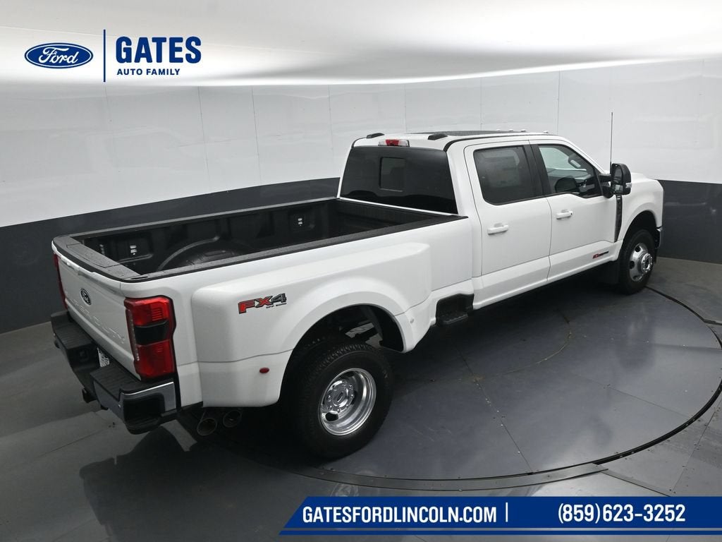 2027 Ford F-350SD Lariat DRW