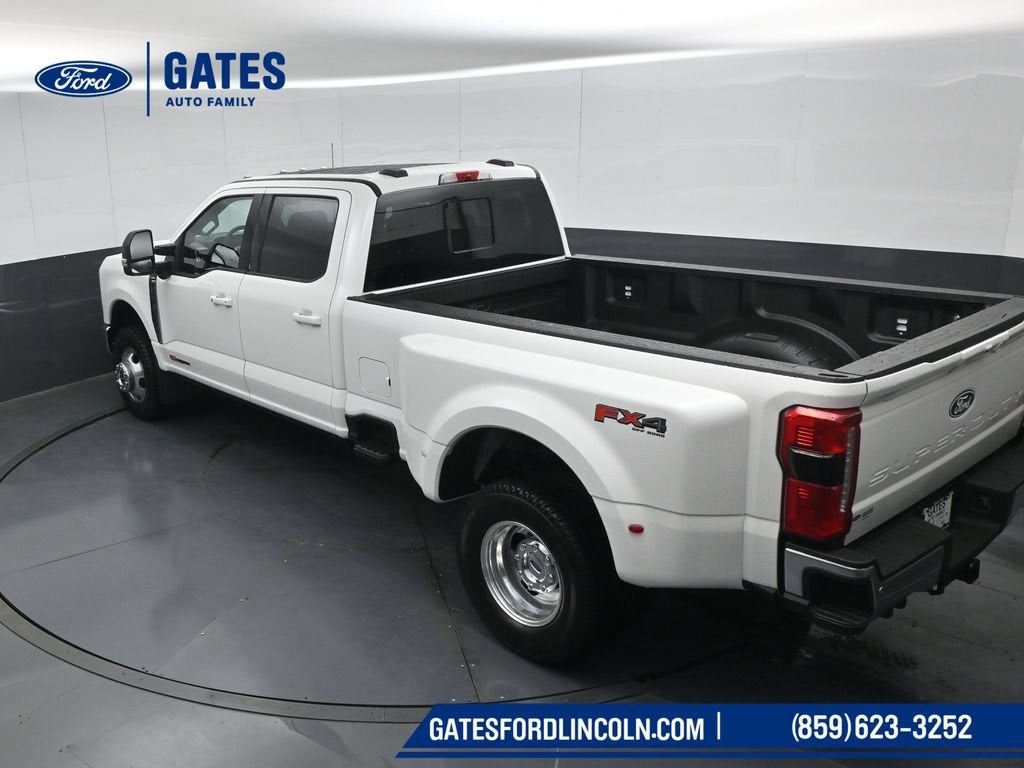 2027 Ford F-350SD Lariat DRW