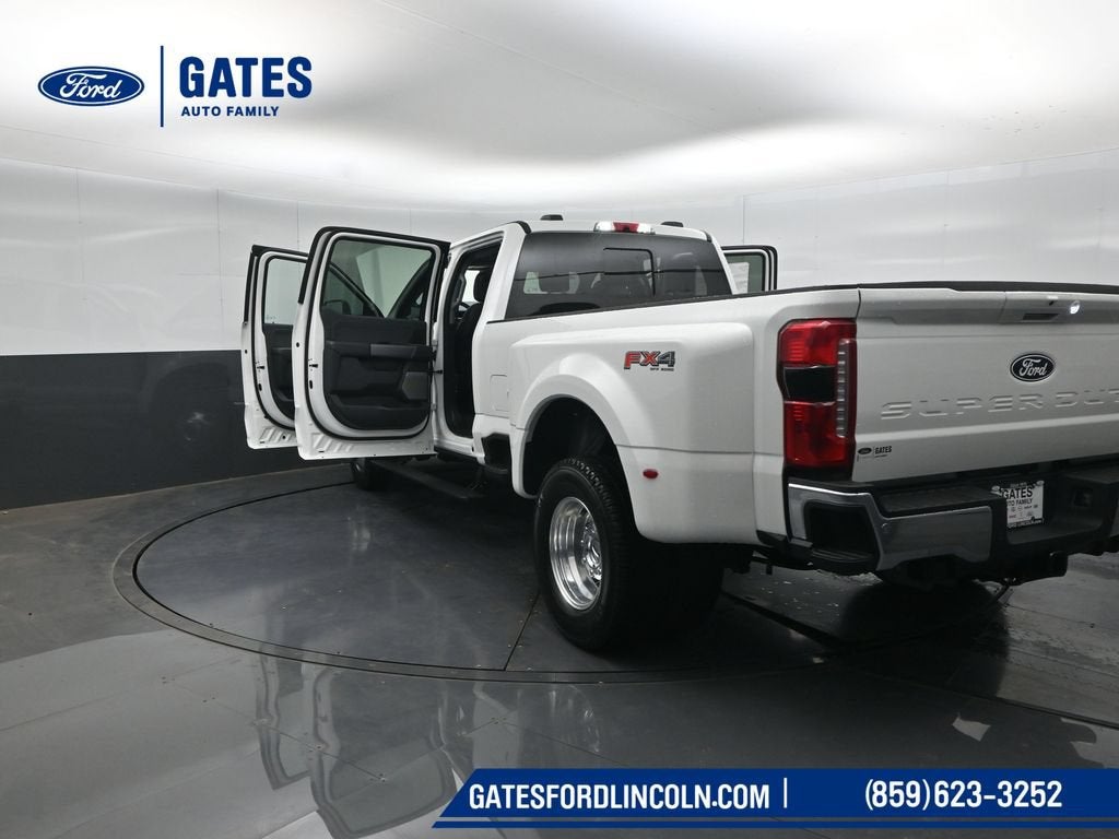 2027 Ford F-350SD Lariat DRW