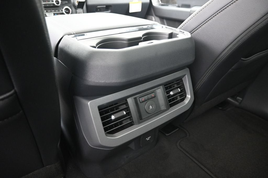 2027 Ford F-350SD Lariat DRW