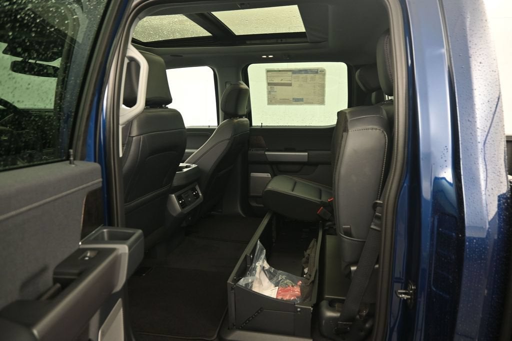 2027 Ford F-350SD Lariat DRW