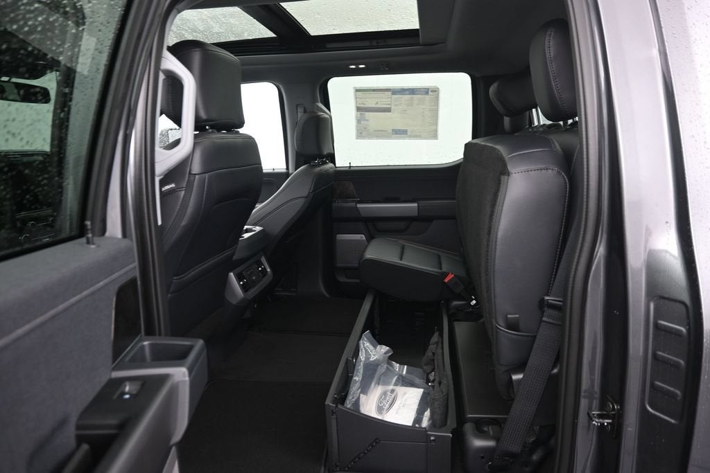 2027 Ford F-350SD Lariat DRW