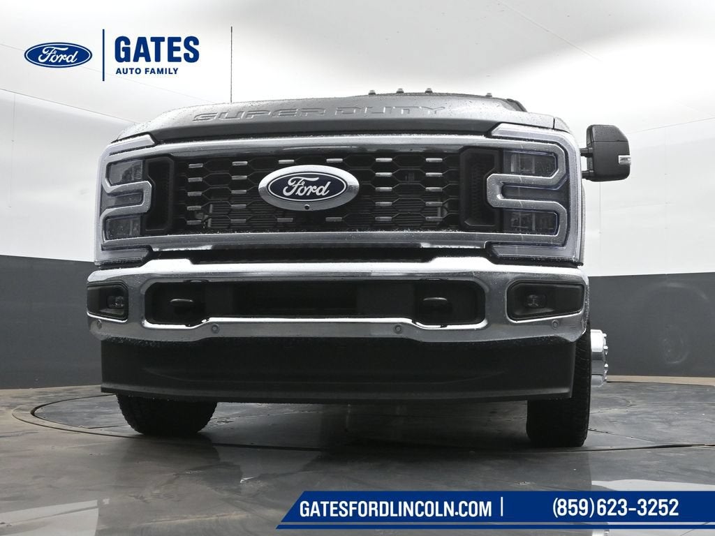 2027 Ford F-350SD Lariat DRW