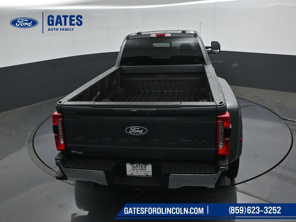 2027 Ford F-350SD Lariat DRW