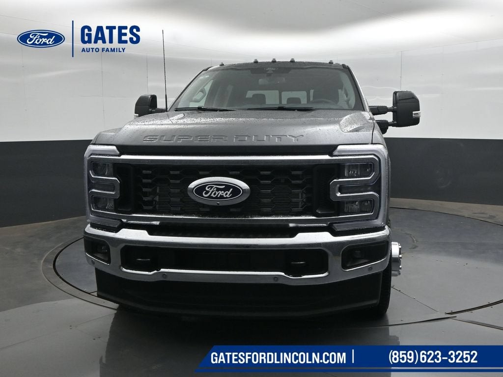 2027 Ford Super Duty F-350 DRW Pickup F-350® Lariat®
