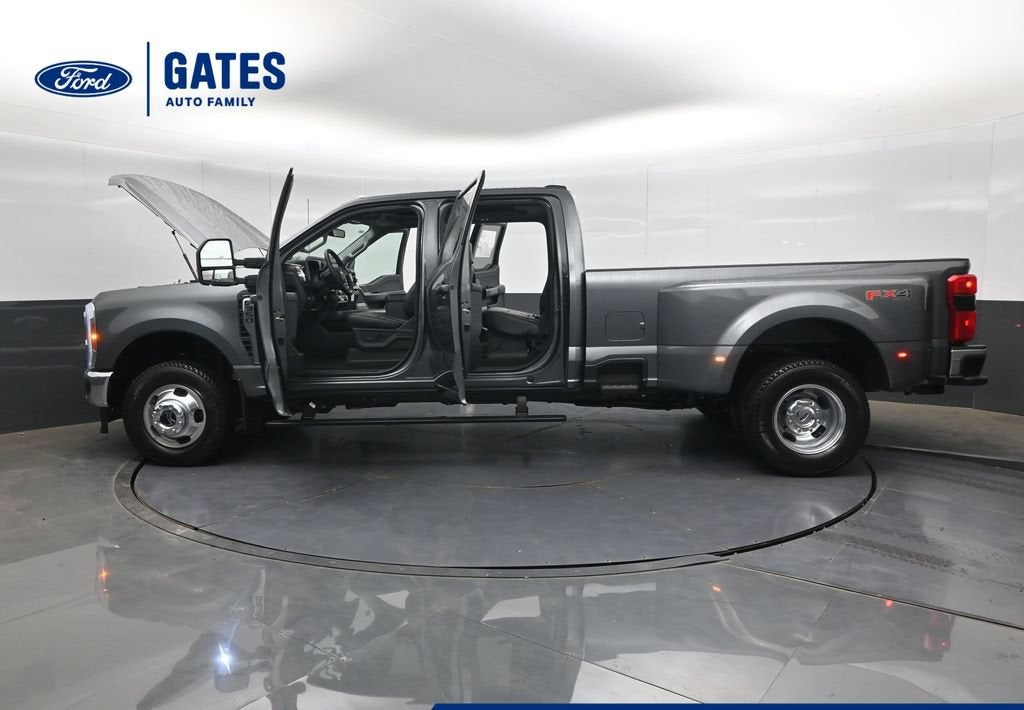 2027 Ford F-350SD Lariat DRW