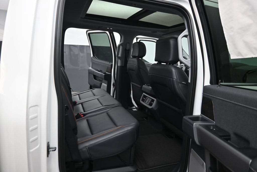 2027 Ford F-350SD Lariat DRW