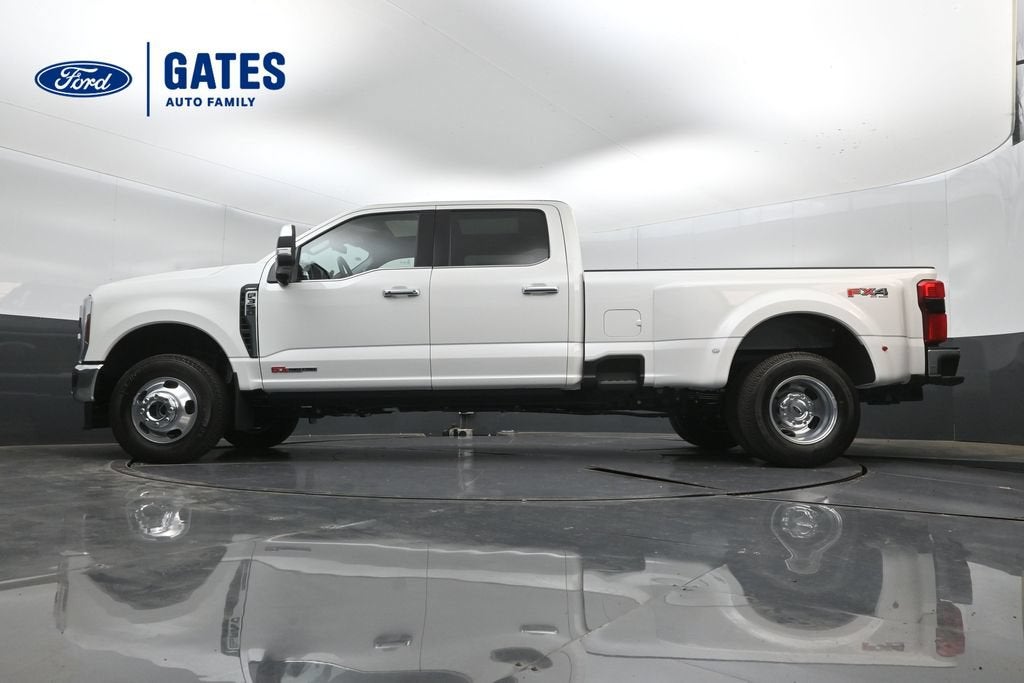 2027 Ford F-350SD Lariat DRW