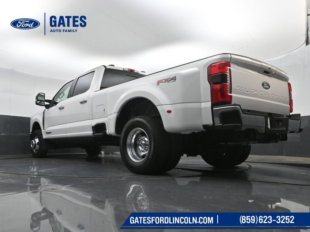 2027 Ford F-350SD Lariat DRW