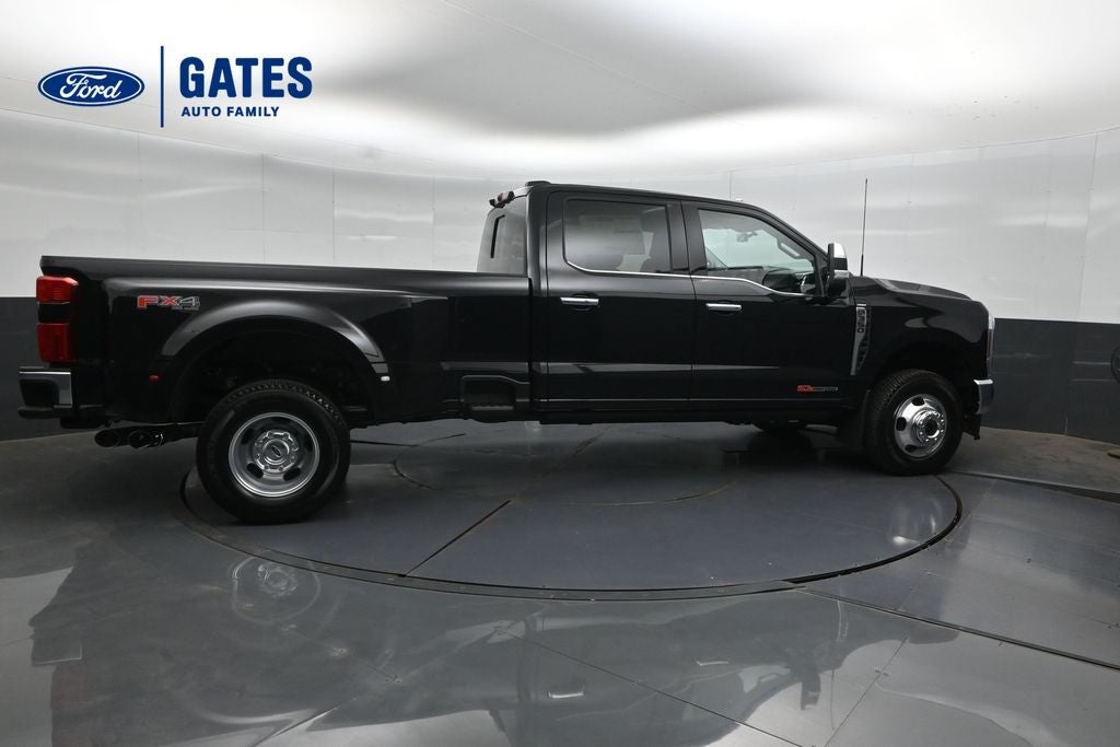 2027 Ford F-350SD Lariat DRW
