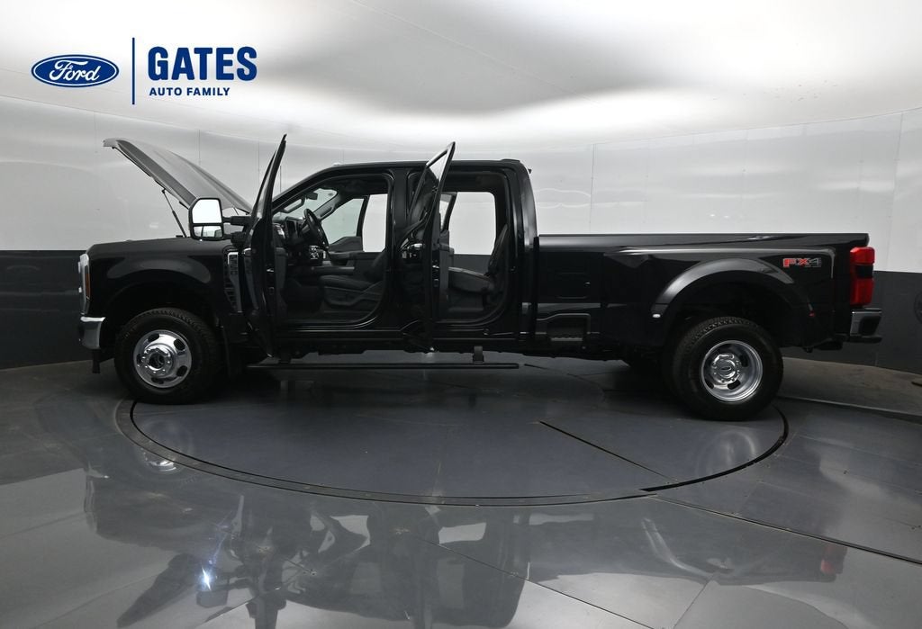 2027 Ford F-350SD Lariat DRW