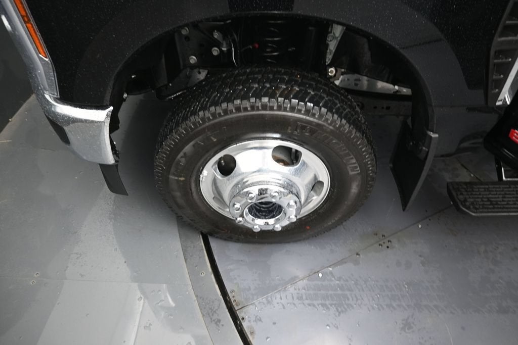 2027 Ford F-350SD Lariat DRW