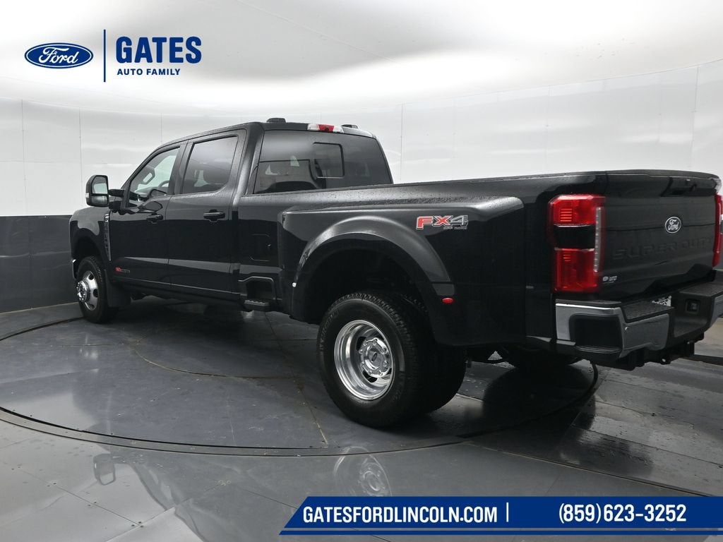 2027 Ford F-350SD Lariat DRW