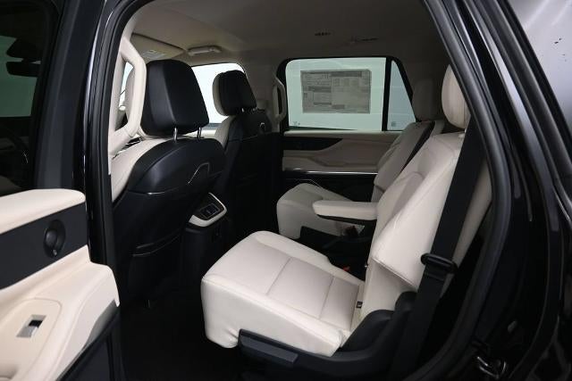 2027 Lincoln Navigator Premiere