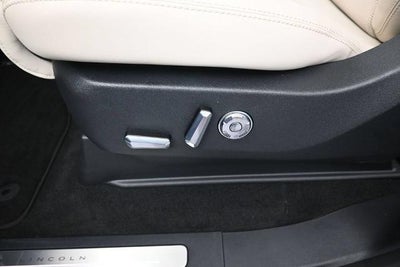 2027 Lincoln Navigator Premiere